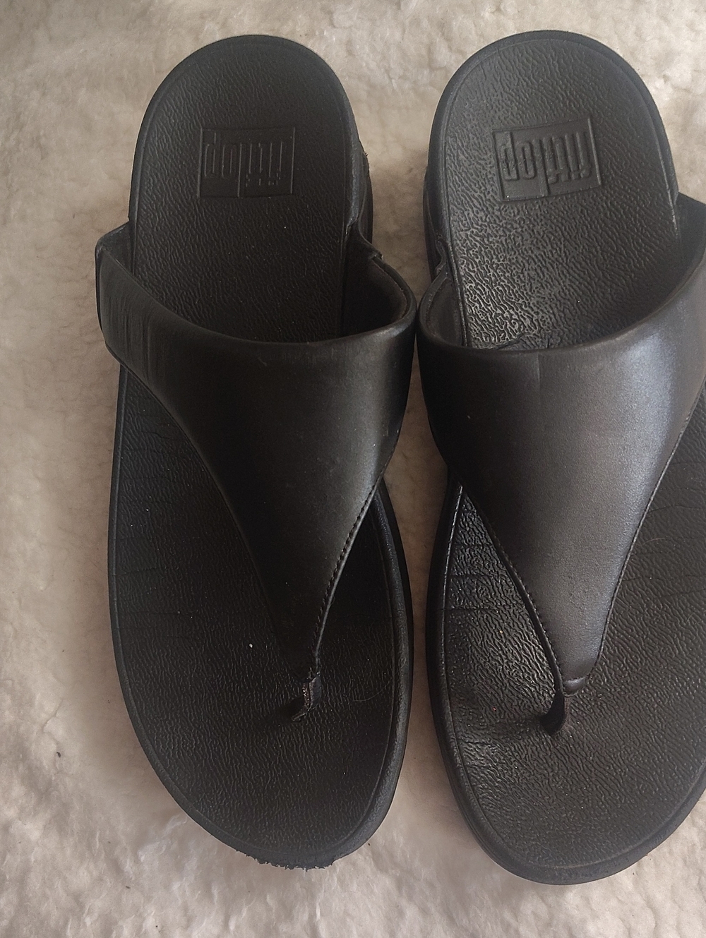 FitFlop Black Women's Leather Thong Sandals